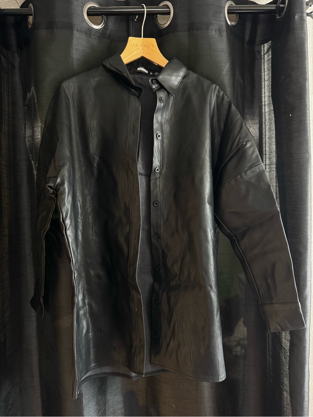 Missguided Black faux Leather Shirt Jacket - Classic Button-Up